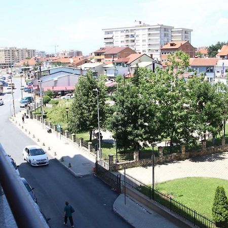 Spacious Apartment Next To The Bus Station And Walking Distance To The Old Town And Shopping Malls Prizren Bagian luar foto