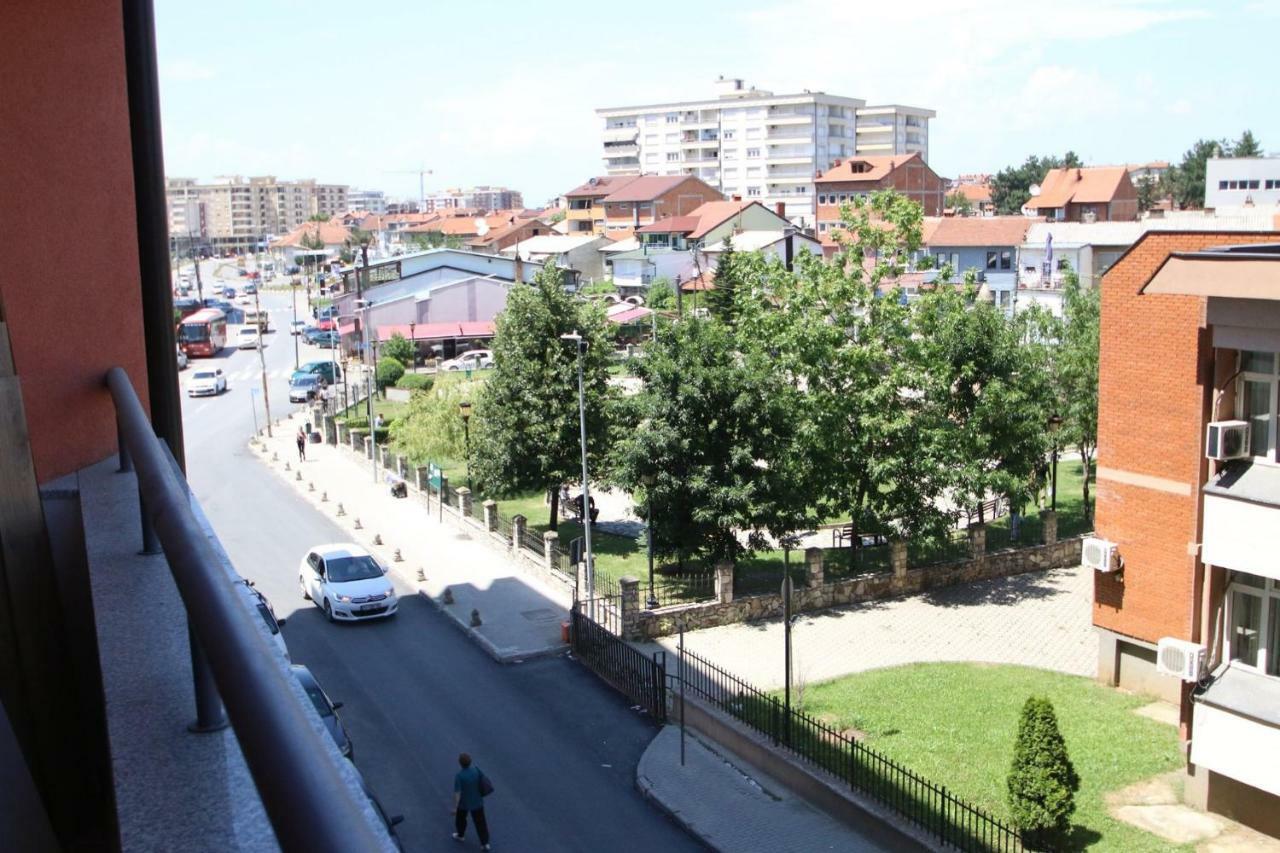 Spacious Apartment Next To The Bus Station And Walking Distance To The Old Town And Shopping Malls Prizren Bagian luar foto