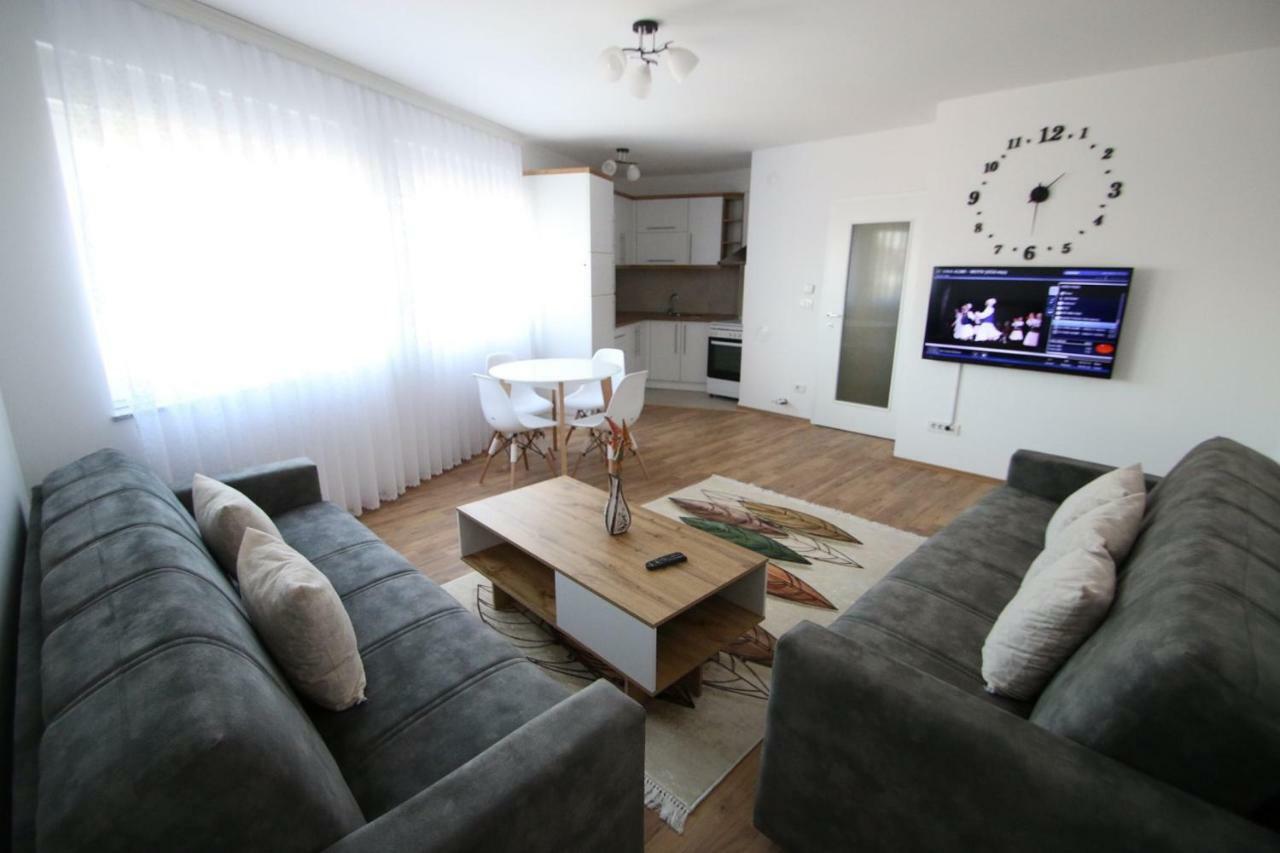 Spacious Apartment Next To The Bus Station And Walking Distance To The Old Town And Shopping Malls Prizren Bagian luar foto